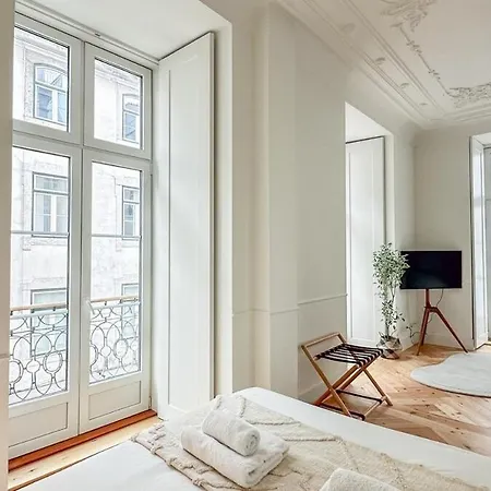 Historic With Ac Next To Praca Do Comercio Апартаменты Лиссабон